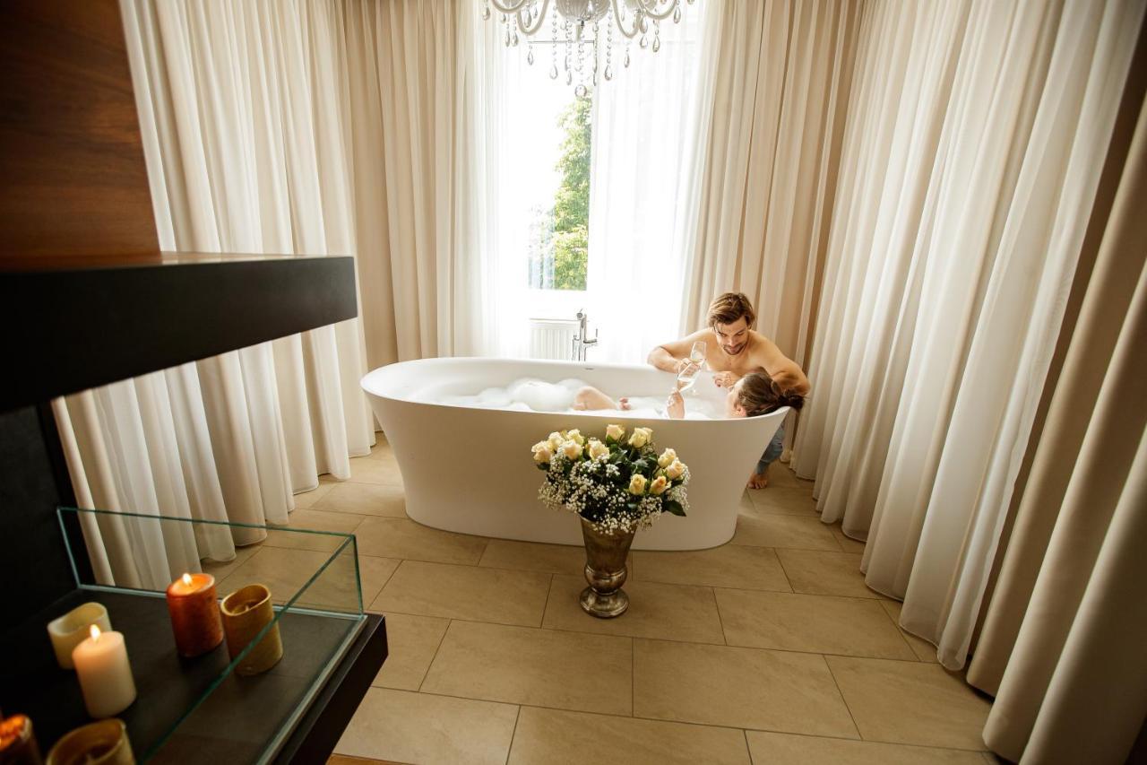 Hotel-Restaurant Allmer ヴァイツ エクステリア 写真