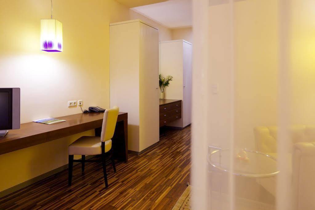 Hotel-Restaurant Allmer ヴァイツ エクステリア 写真